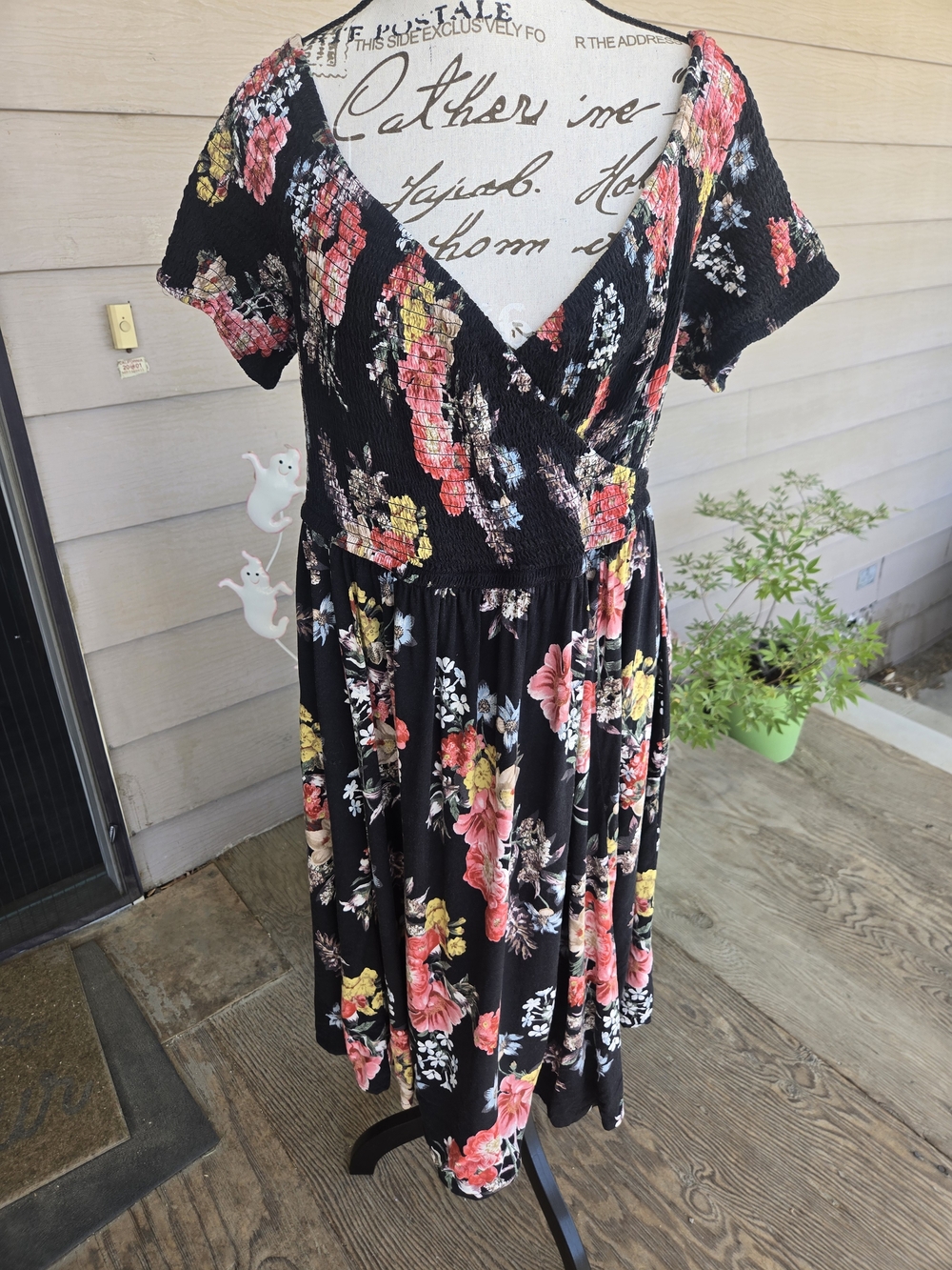 Torrid Smocked V Neck Dress. Black With Bright Flowers. Size 2XL